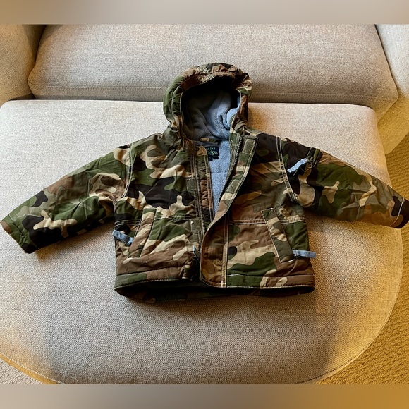 Mini Boden camouflage coat 12-18 mo - Picture 2 of 4